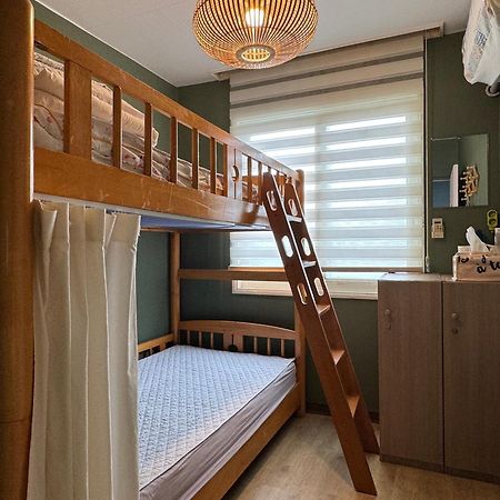 Greenday Guesthouse Чеджудо Экстерьер фото
