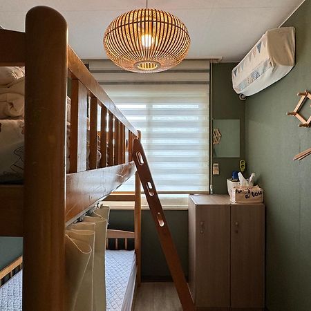 Greenday Guesthouse Чеджудо Экстерьер фото